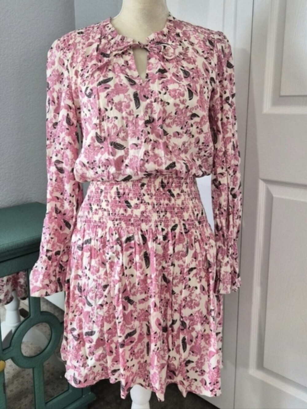 Roan + Ryan Evereve Pink Floral Smocked Long Sleeve Mini Dress S
